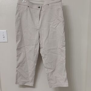 NWOT Chico's Soft Beige Capri Pants